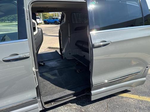 2020 Chrysler Pacifica Touring L