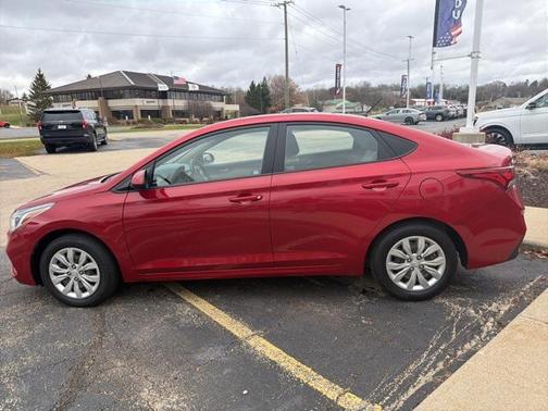 2020 Hyundai Accent SE