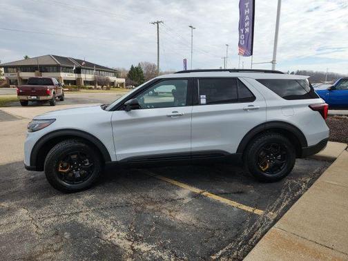 Space White Metallic 2026 Ford Explorer Tremor