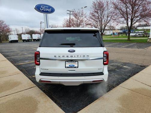 Star White Metallic Tri-Coat 2022 Ford Expedition Max Platinum