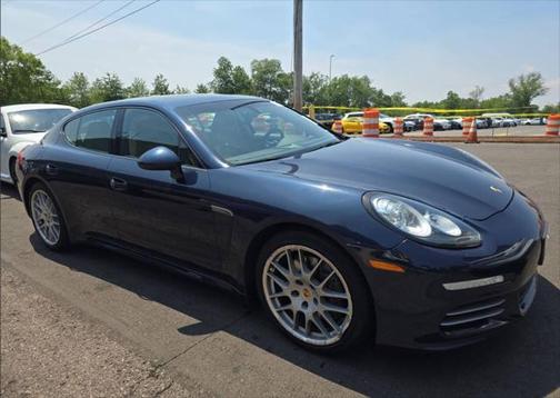 2015 Porsche Panamera 4