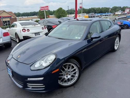 2015 Porsche Panamera 4