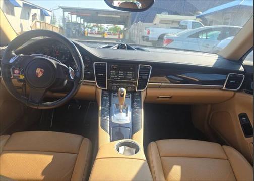 2015 Porsche Panamera 4