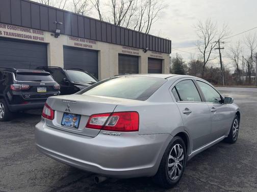 2011 Mitsubishi Galant Base