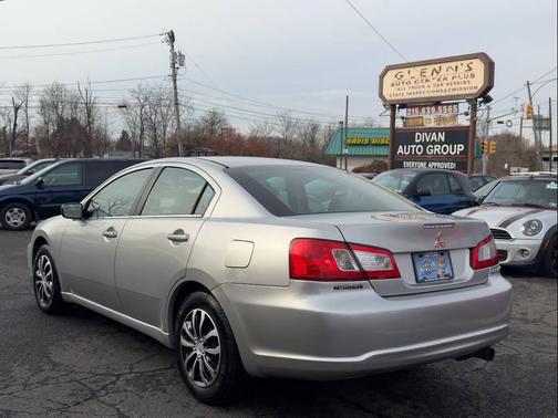 2011 Mitsubishi Galant Base
