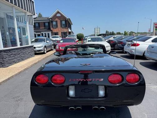 2001 Chevrolet Corvette Base