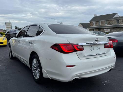 2015 INFINITI Q70L 3.7 AWD 4dr Sedan