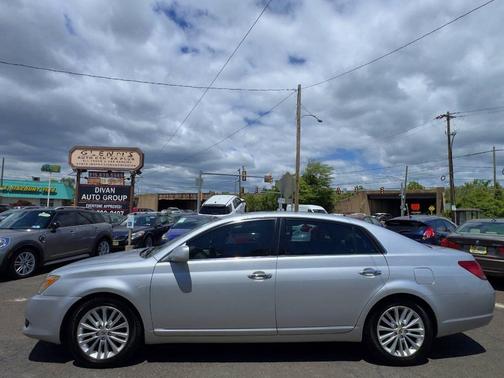 Silver 2008 Toyota Avalon Limited