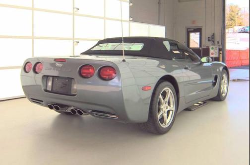 2004 Chevrolet Corvette Base