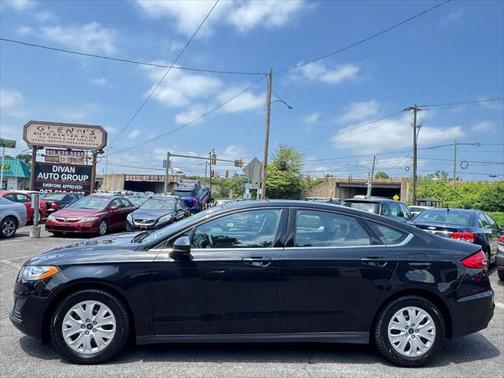 2020 Ford Fusion S 4dr Sedan