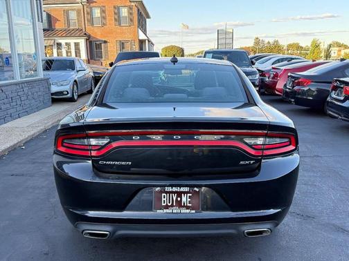 2016 Dodge Charger SXT