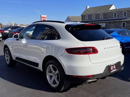 2018 Porsche Macan Base AWD 4dr SUV