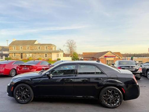 2019 Chrysler 300 S