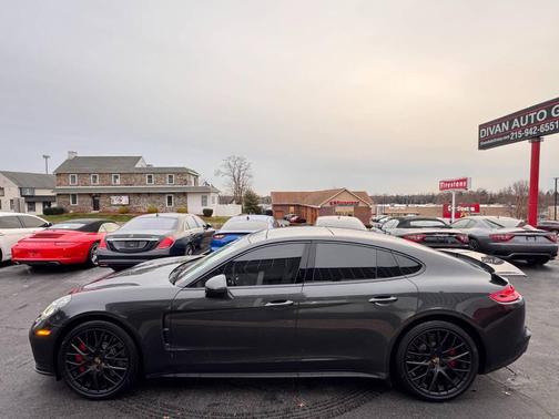 2017 Porsche Panamera Turbo