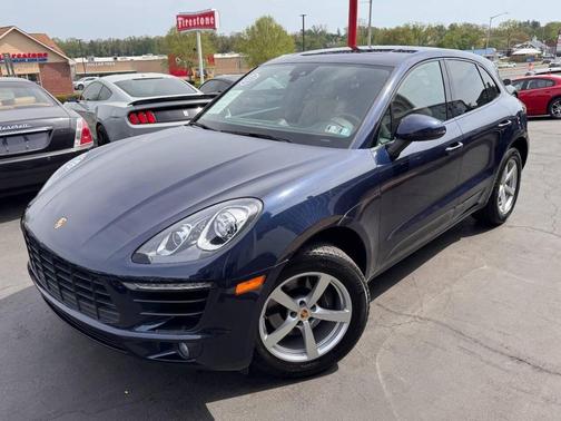 Blue 2018 Porsche Macan Macan S