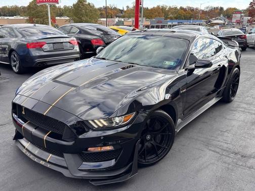 2017 Ford Shelby GT350R Base
