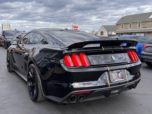 2017 Ford Shelby GT350R Base