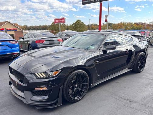 2017 Ford Shelby GT350R Base