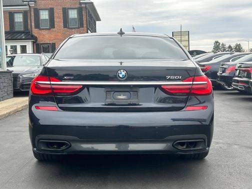 Black 2016 BMW 750 i xDrive