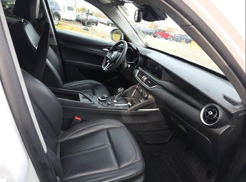 2018 Alfa Romeo Stelvio Base