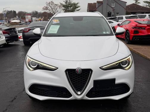 2018 Alfa Romeo Stelvio Base