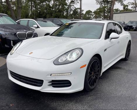 2016 Porsche Panamera Edition