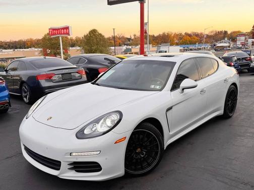 2016 Porsche Panamera Edition