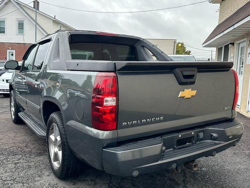 2011 Chevrolet Avalanche 1500 LTZ