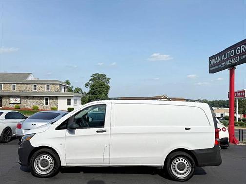 2016 Mercedes-Benz Metris Base