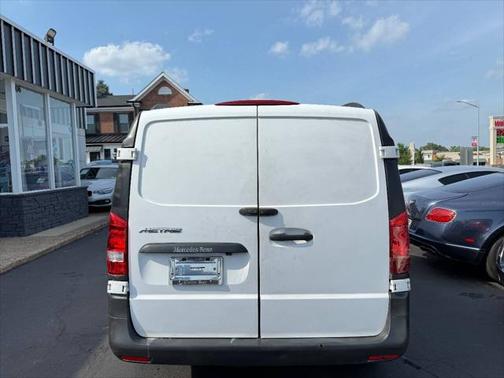 2016 Mercedes-Benz Metris Base