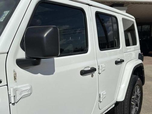 Bright White Clearcoat 2024 Jeep Wrangler Sahara