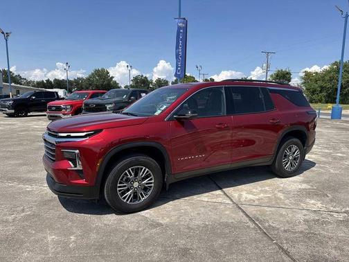2024 Chevrolet Traverse LT