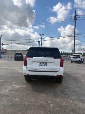 Summit White 2025 GMC Yukon Denali