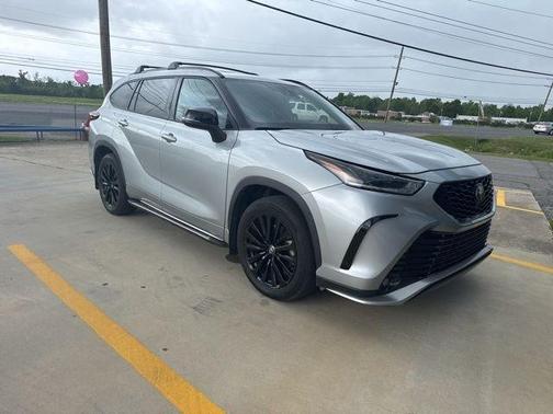 Celestial Silver Metallic 2023 Toyota Highlander XSE