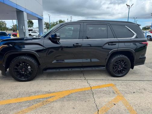 2024 Toyota Sequoia SR5