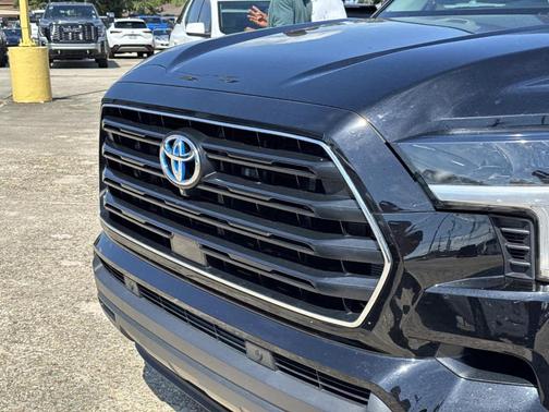 2024 Toyota Sequoia SR5