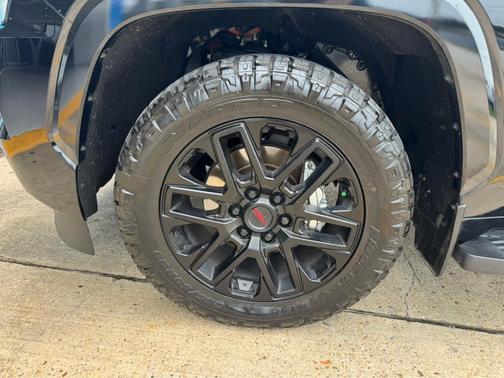 2024 Toyota Sequoia SR5