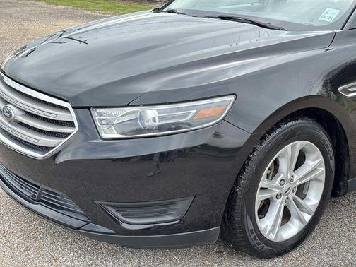 2017 Ford Taurus SE
