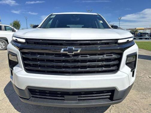 White 2026 Chevrolet Traverse LT