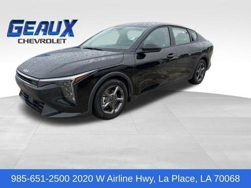 Aurora Black Pearl 2025 Kia K4