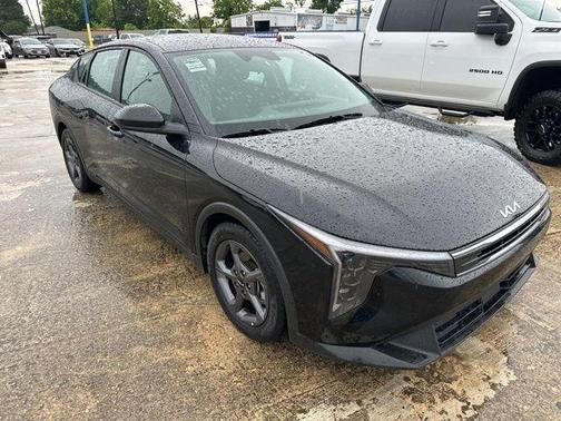 Aurora Black Pearl 2025 Kia K4