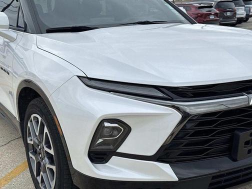 Iridescent Pearl Tricoat 2025 Chevrolet Blazer RS