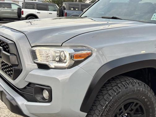 2019 Toyota Tacoma SR