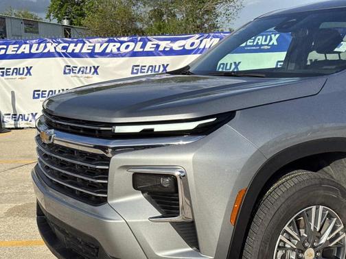 Sterling Gray Metallic 2025 Chevrolet Traverse LT