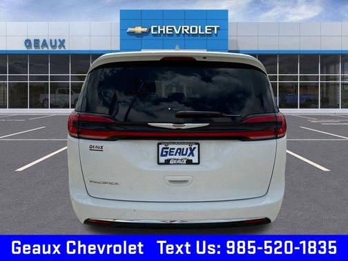 2022 Chrysler Pacifica Touring-L