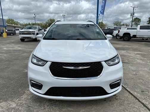 2022 Chrysler Pacifica Touring-L