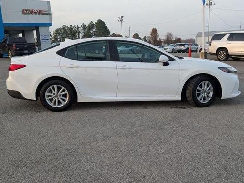 Ice 2025 Toyota Camry LE