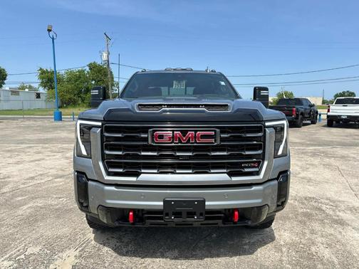 2025 GMC Sierra 2500 AT4