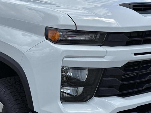 2025 Chevrolet Silverado 2500 Custom