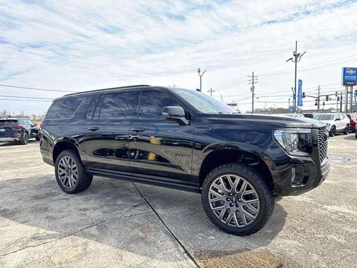 2024 GMC Yukon XL AT4